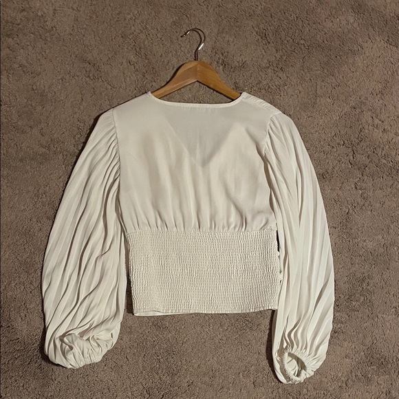 White House Black Market Cream Pleated Blouse - Picture 3 of 3